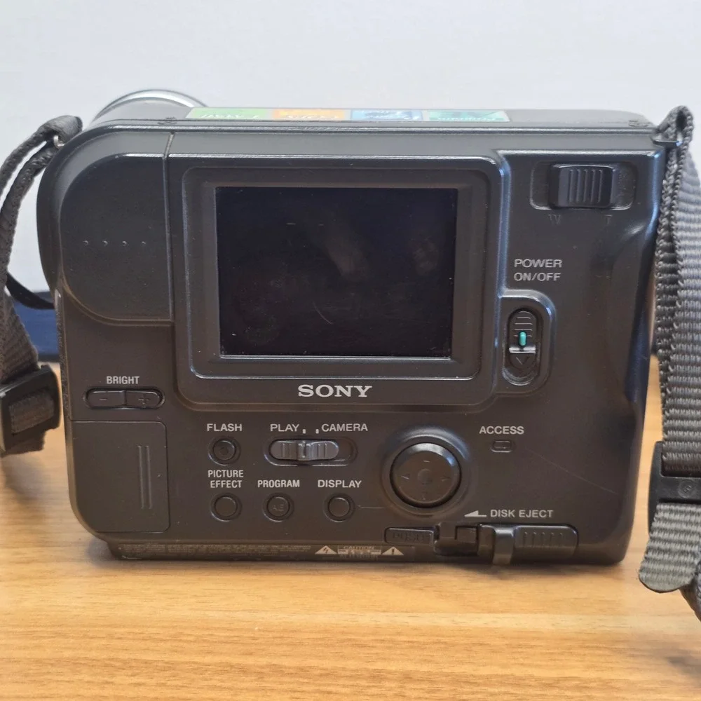Sony Mavica MVC FD73 Digital Still Camera‎ 10x Optical Zoom Camera Untested